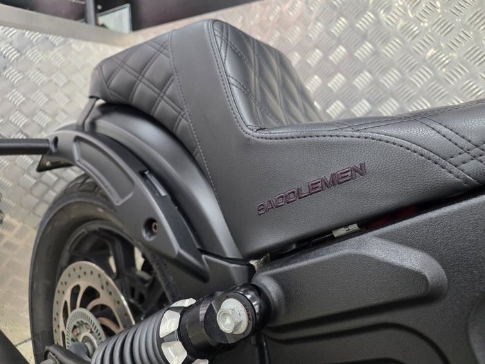 2019 INDIAN SCOUT BOBBER THUNDER BLACK BLACK