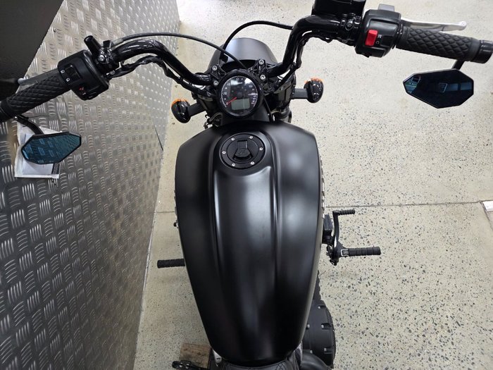 2019 INDIAN SCOUT BOBBER THUNDER BLACK BLACK