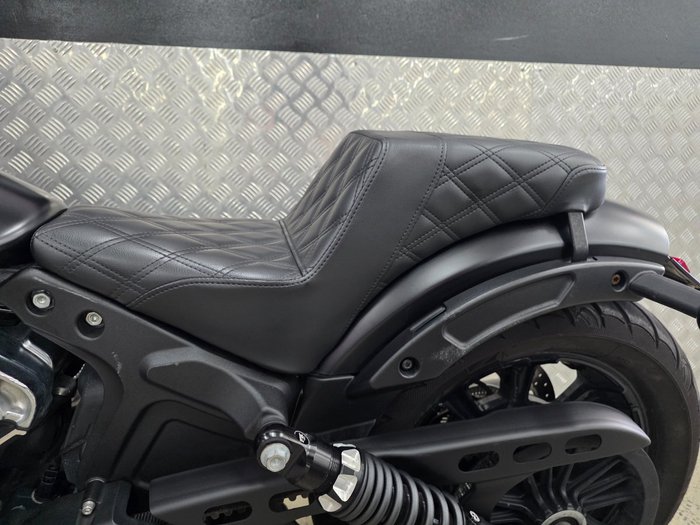 2019 INDIAN SCOUT BOBBER THUNDER BLACK BLACK