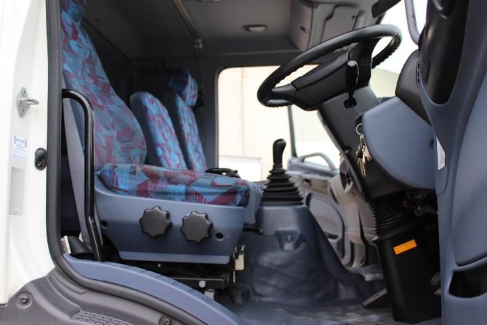 2006 Hino Fg 500 Series FG WHITE