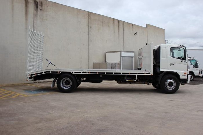 2006 Hino Fg 500 Series FG WHITE