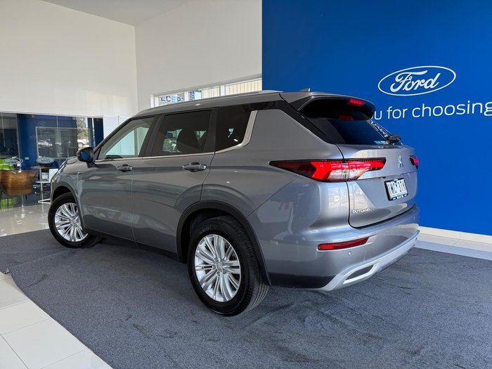 2022 Mitsubishi Outlander LS