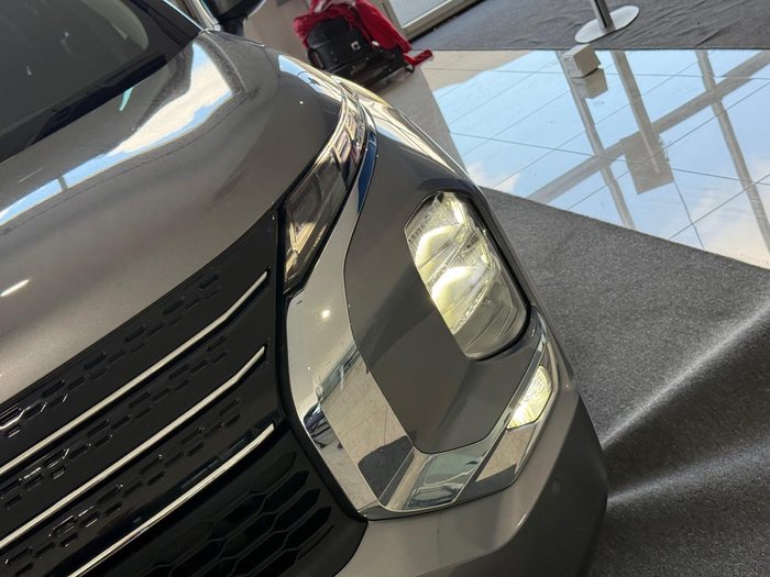 2022 Mitsubishi Outlander LS