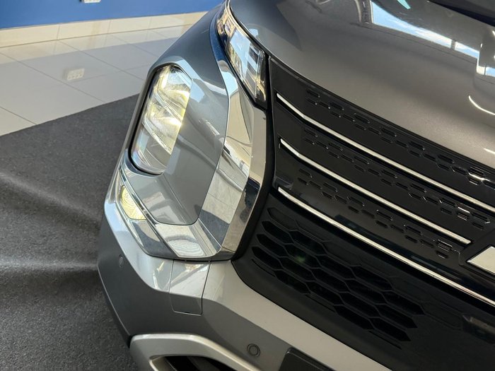 2022 Mitsubishi Outlander LS