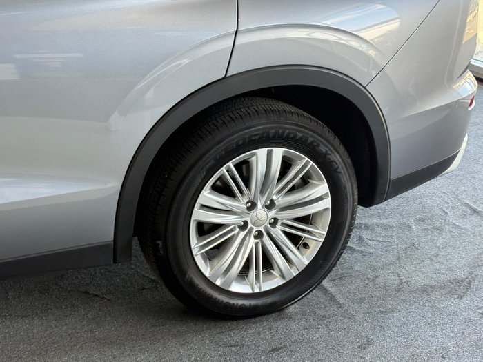 2022 Mitsubishi Outlander LS