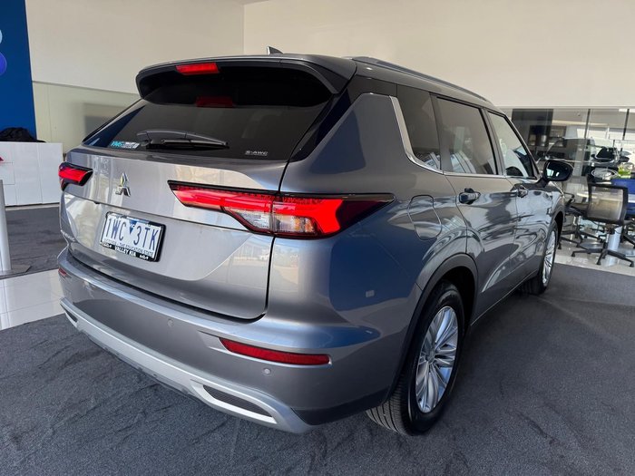 2022 Mitsubishi Outlander LS