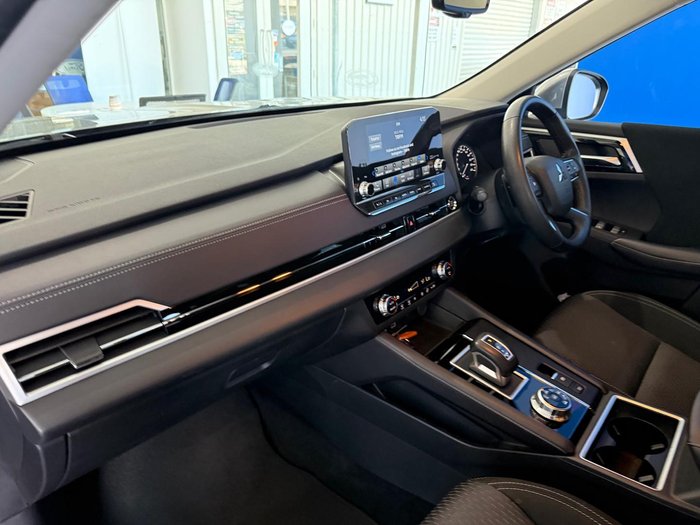 2022 Mitsubishi Outlander LS