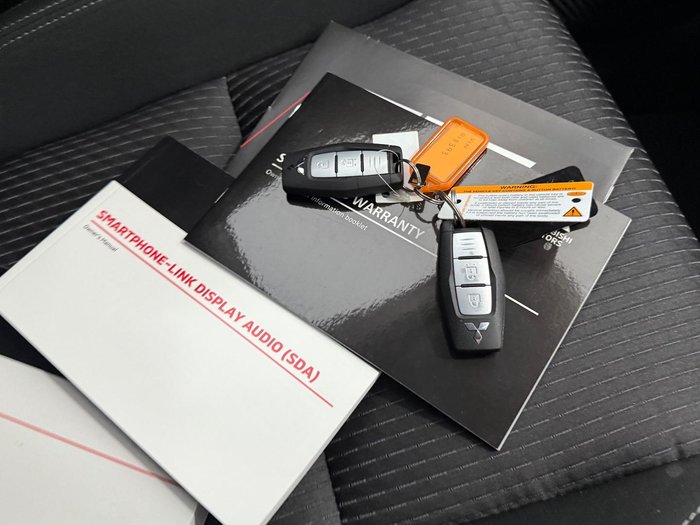 2022 Mitsubishi Outlander LS