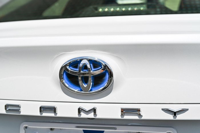 2020 Toyota Camry Ascent Sport AXVH70R Frosted White