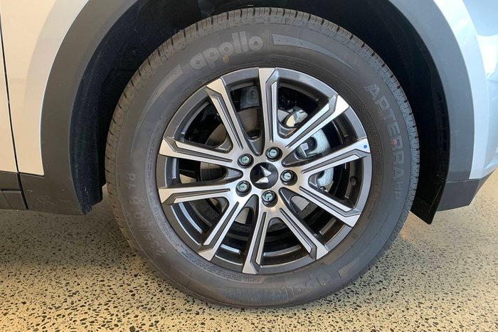 2025 Mahindra XUV700 AX7L