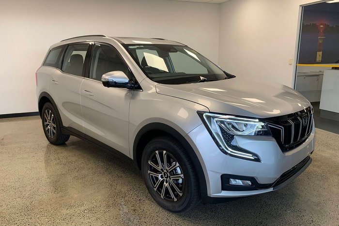 2025 Mahindra XUV700 AX7L