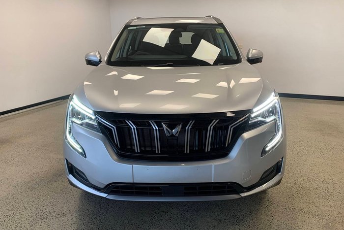 2025 Mahindra XUV700 AX7L