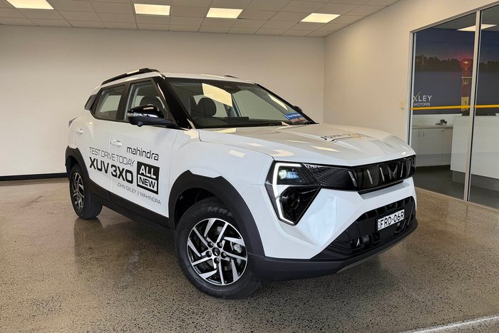 2025 Mahindra XUV3XO