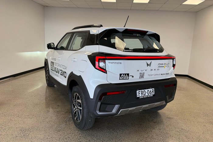 2025 Mahindra XUV3XO AX5L