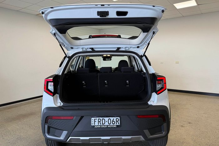 2025 Mahindra XUV3XO AX5L