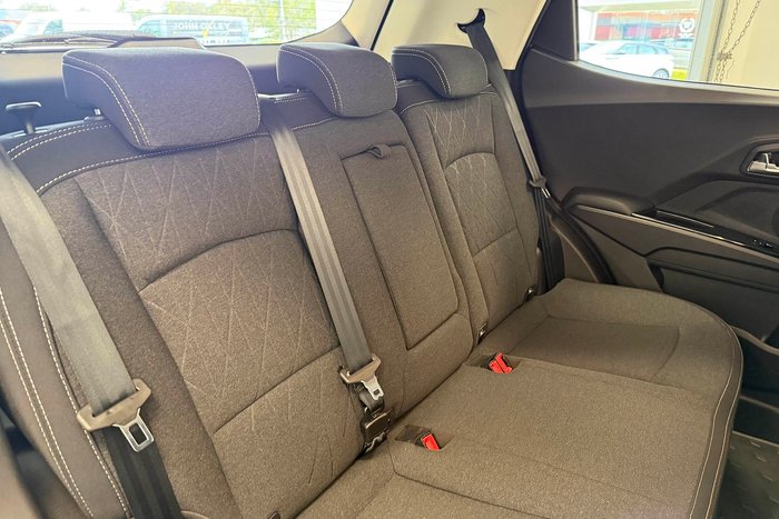 2025 Mahindra XUV3XO AX5L