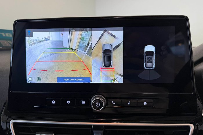 2025 Mahindra XUV3XO AX5L