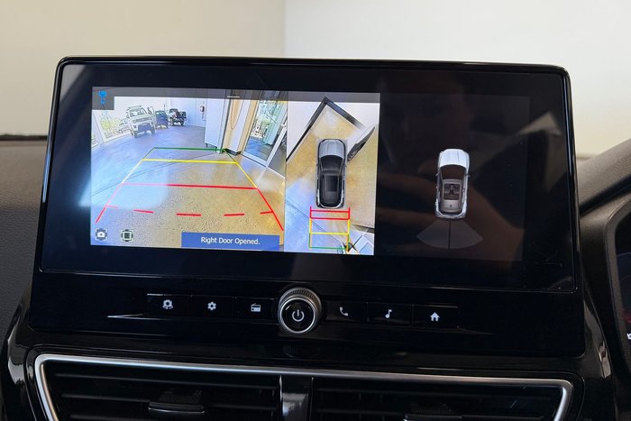 2025 Mahindra XUV3XO AX5L