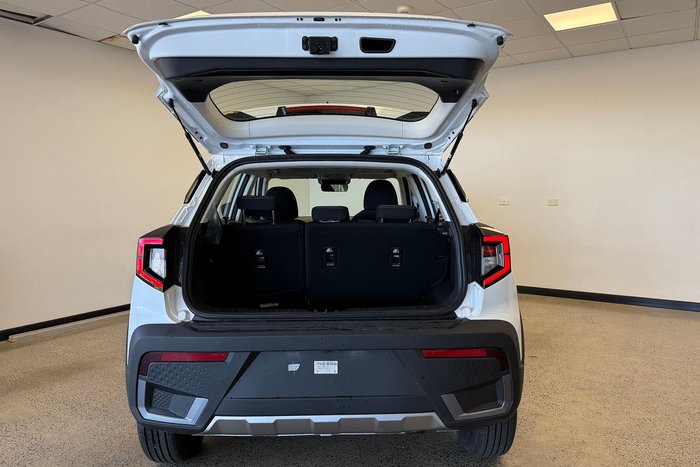 2025 Mahindra XUV3XO AX5L