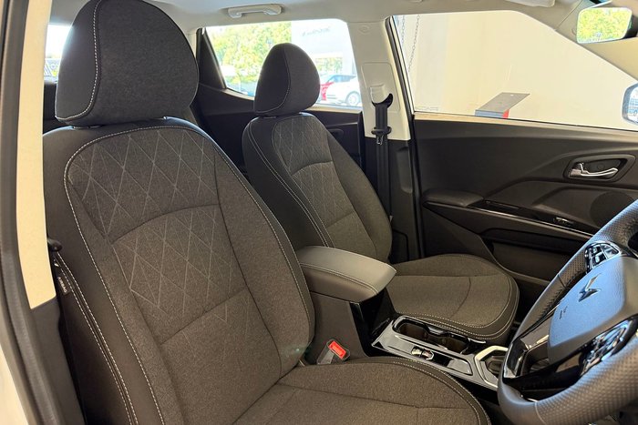 2025 Mahindra XUV3XO AX5L