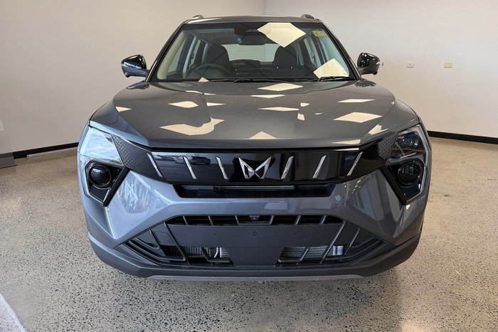 2025 Mahindra XUV3XO AX5L