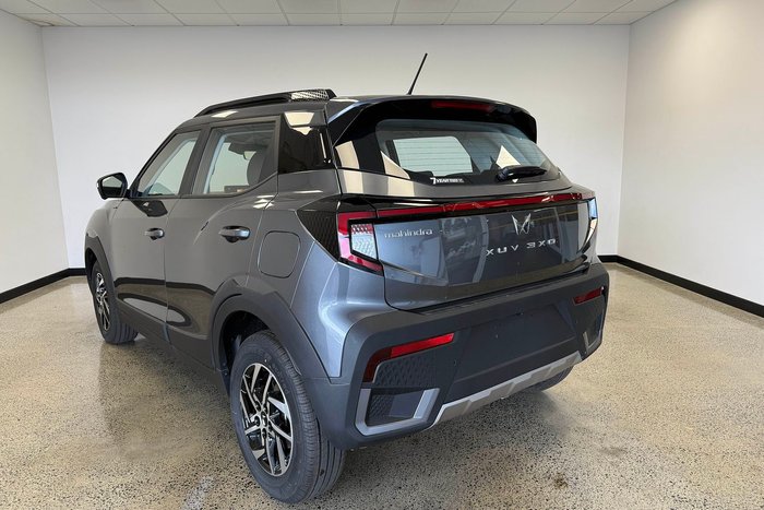 2025 Mahindra XUV3XO AX5L