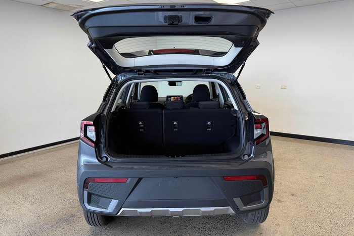 2025 Mahindra XUV3XO AX5L