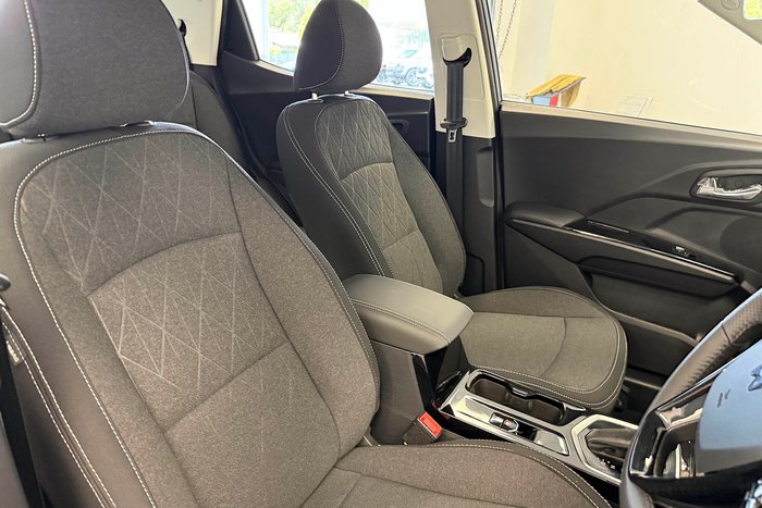 2025 Mahindra XUV3XO AX5L