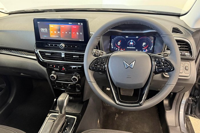 2025 Mahindra XUV3XO AX5L