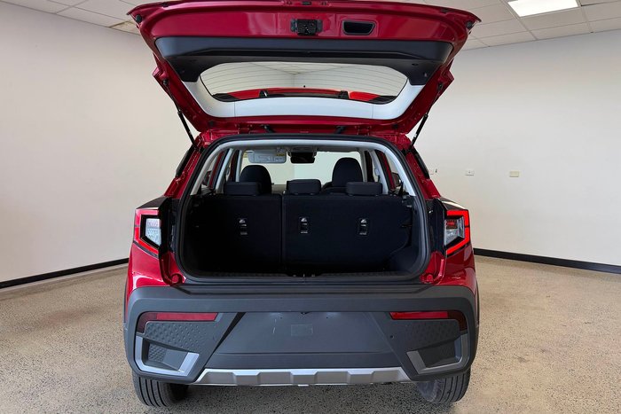 2025 Mahindra XUV3XO AX5L