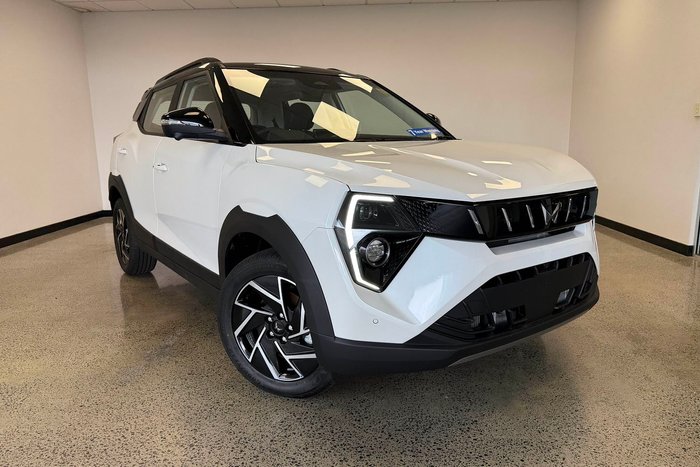 2025 Mahindra XUV3XO AX7L
