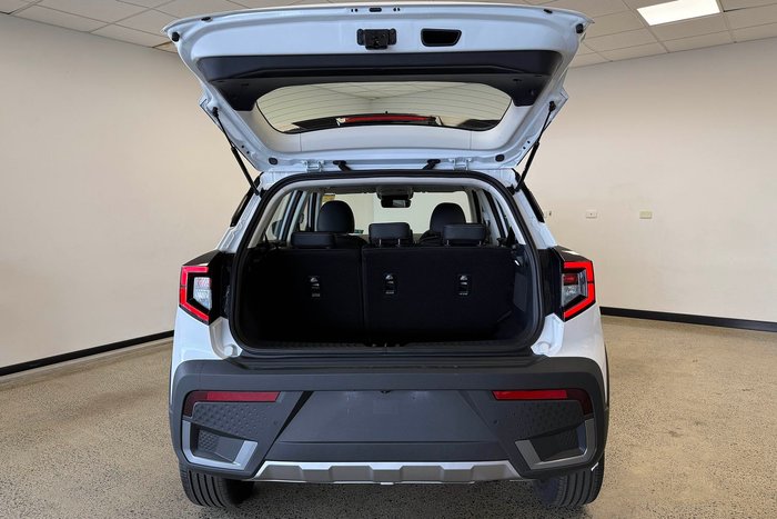 2025 Mahindra XUV3XO AX7L