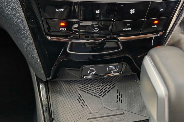 2025 Mahindra XUV3XO AX7L