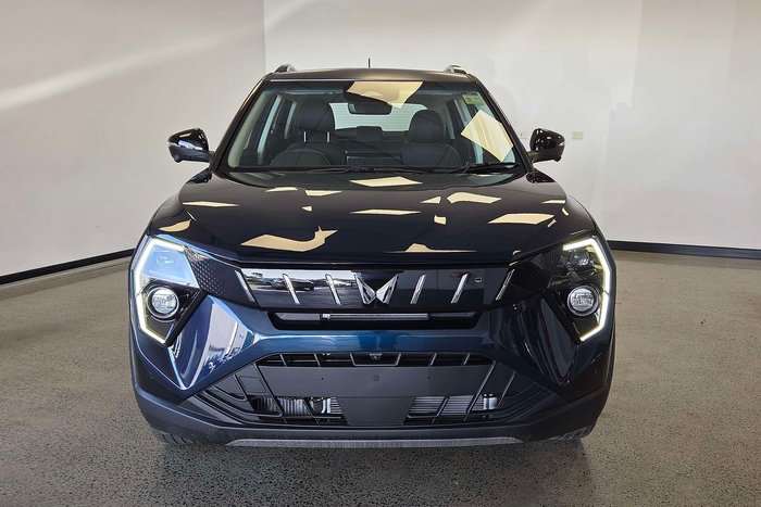 2025 Mahindra XUV3XO AX7L