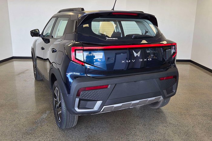 2025 Mahindra XUV3XO AX7L