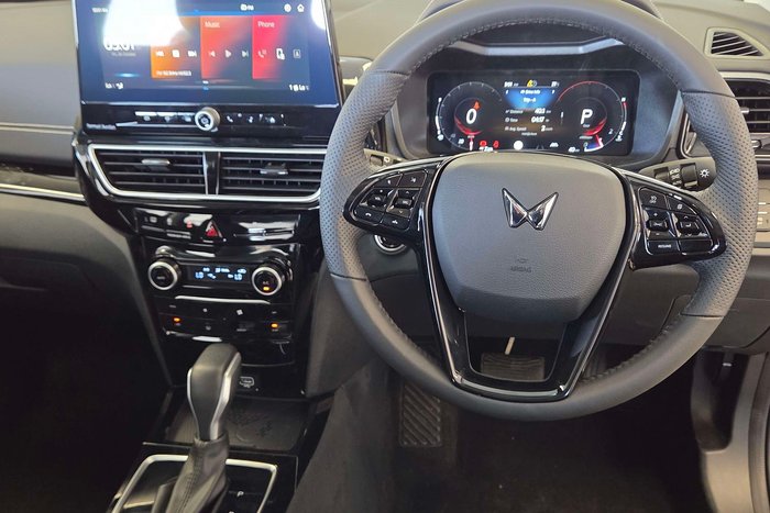 2025 Mahindra XUV3XO AX7L