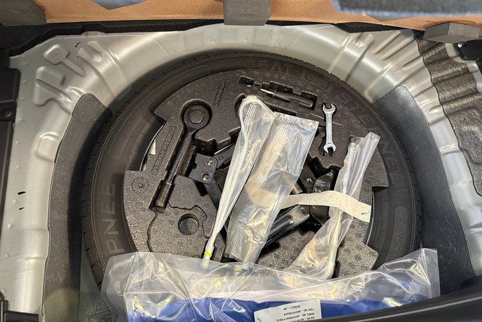 2025 Mahindra XUV3XO AX7L