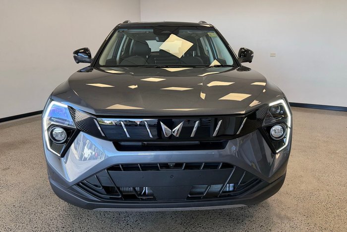 2025 Mahindra XUV3XO AX7L