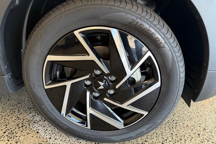 2025 Mahindra XUV3XO AX7L