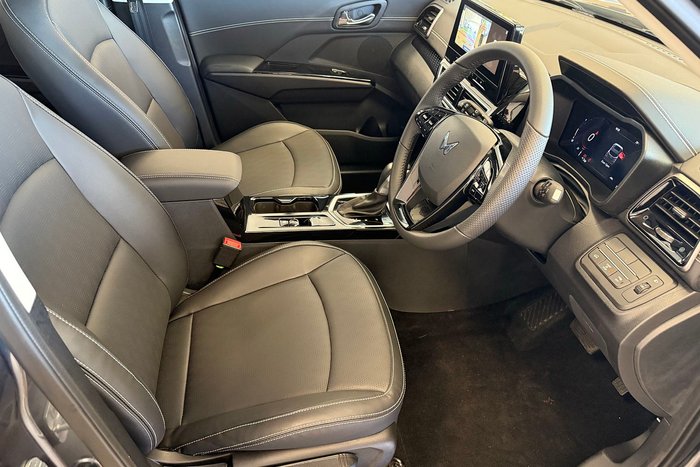 2025 Mahindra XUV3XO AX7L