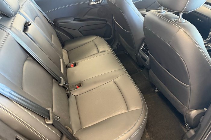 2025 Mahindra XUV3XO AX7L