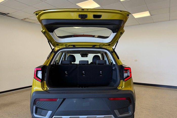 2025 Mahindra XUV3XO AX7L