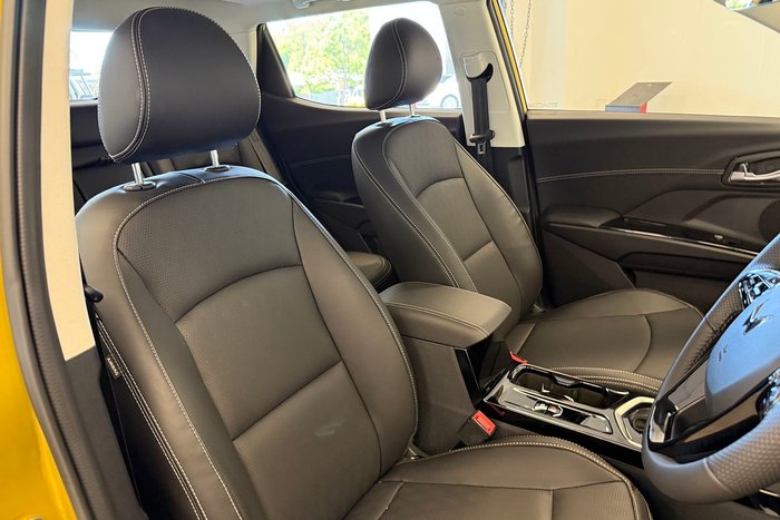 2025 Mahindra XUV3XO AX7L