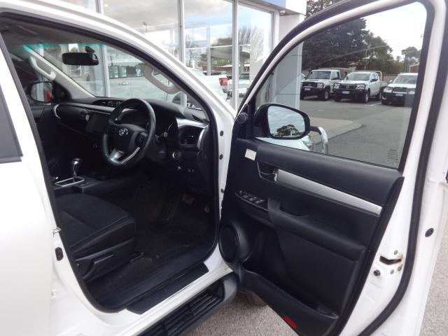 2015 Toyota Hilux SR5