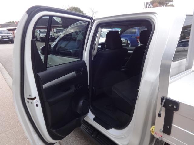 2015 Toyota Hilux SR5