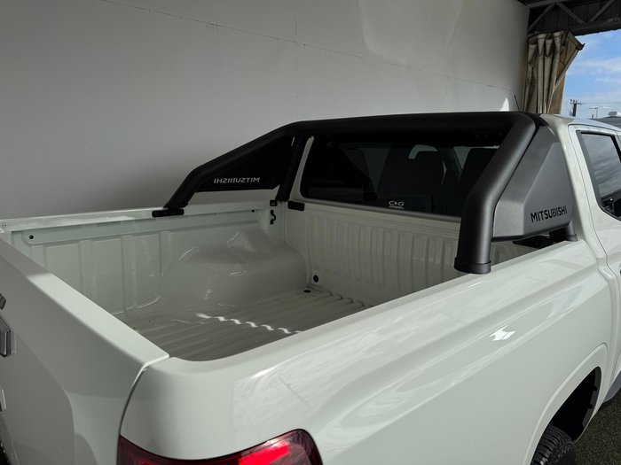 2025 Mitsubishi Triton GLX-R