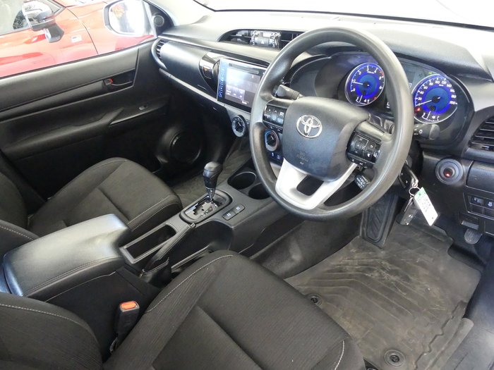 2020 Toyota Hilux SR