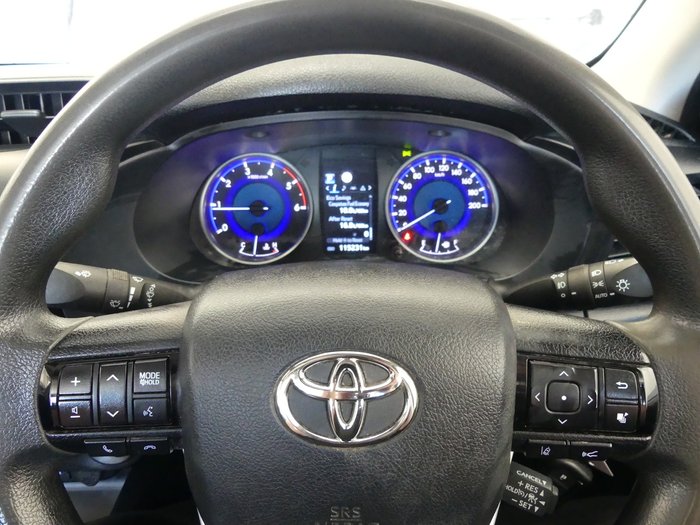 2020 Toyota Hilux SR