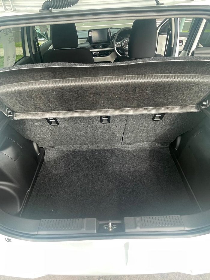 2025 Suzuki Swift Hybrid Plus UZ Pure White