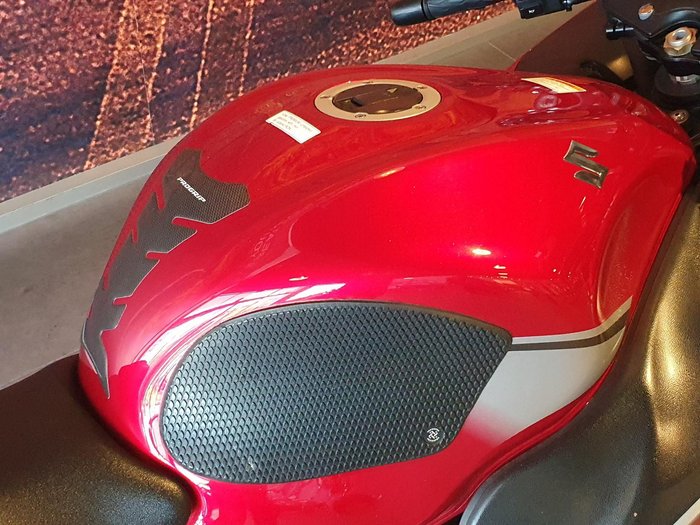 2016 Suzuki Hayabusa (GSX1300R) Hayabusa Red